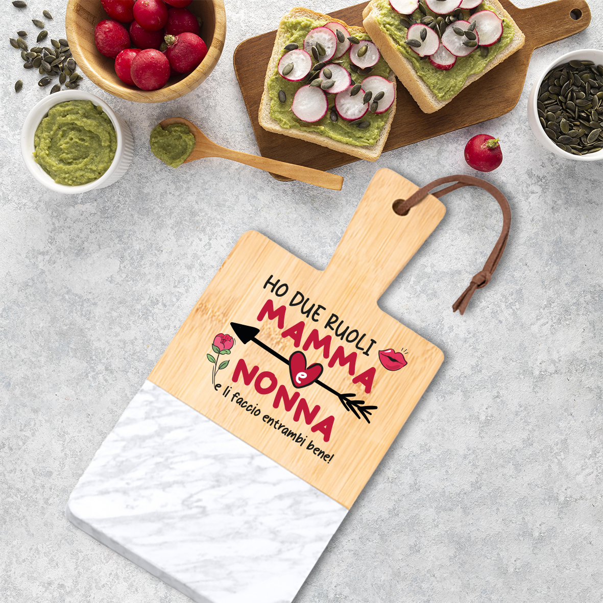 Ho due ruoli mamma e nonna - Tagliere in marmo e bamboo naturale