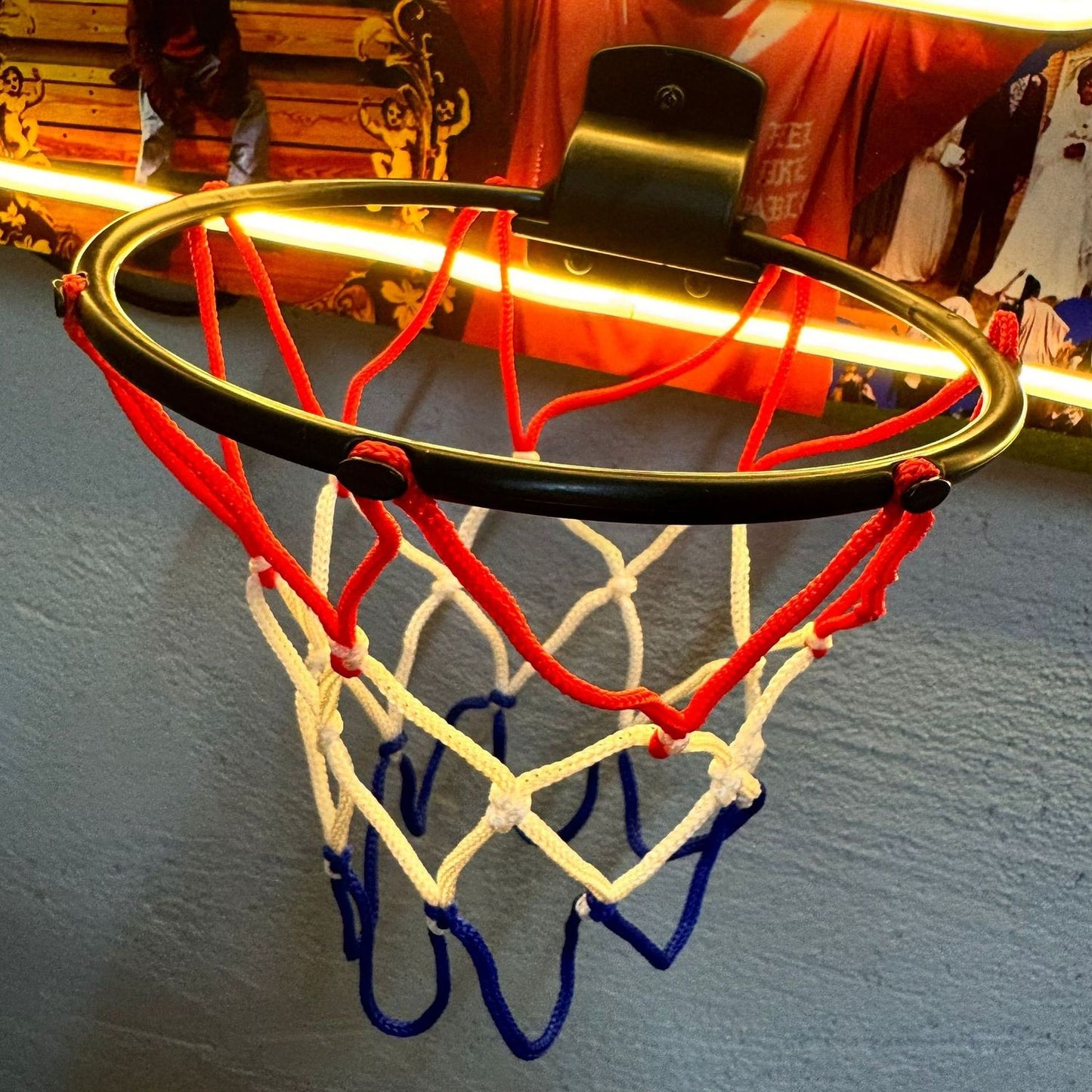 R e M - Canestro con neon led