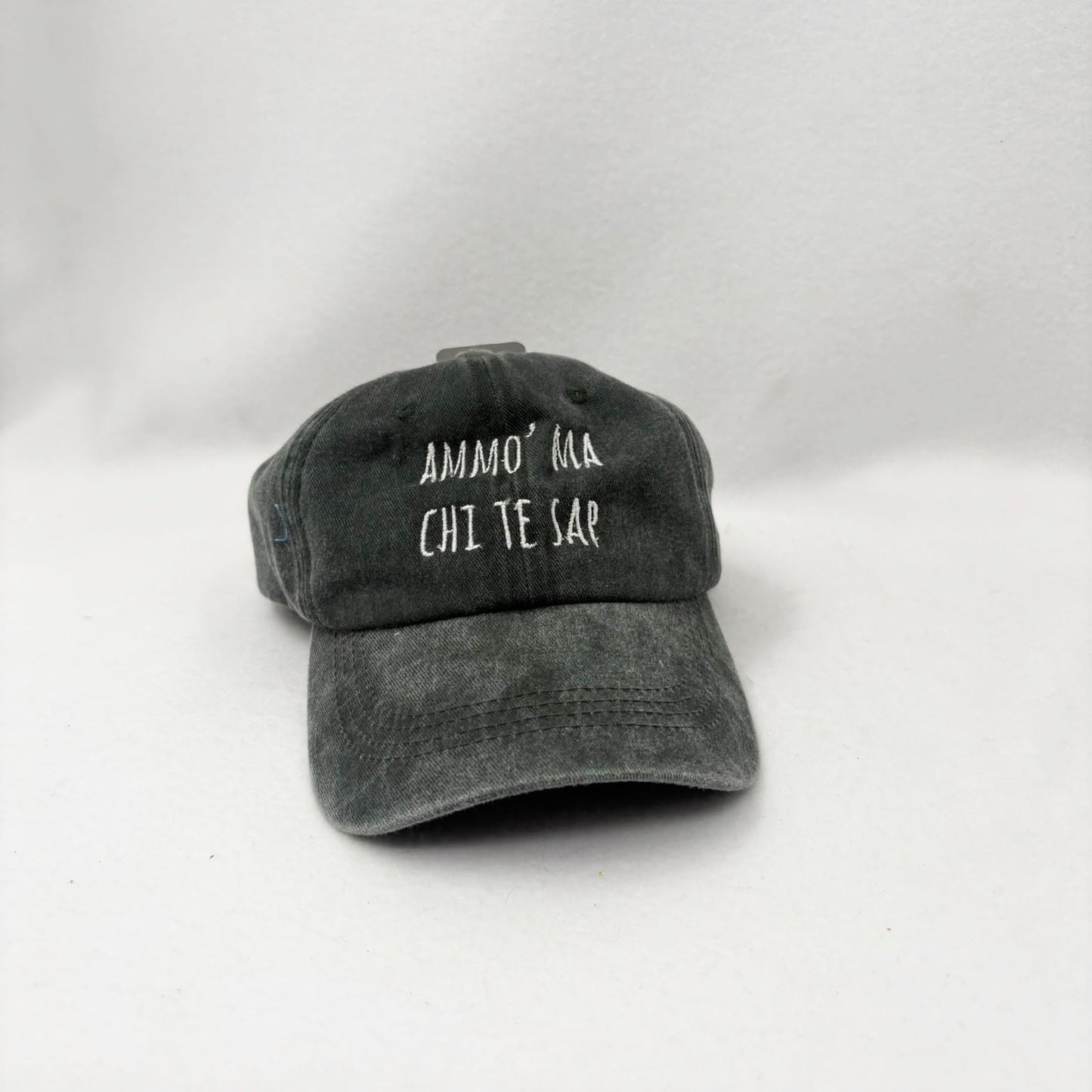 Ammo' ma chi te sap - Cappello con ricamo