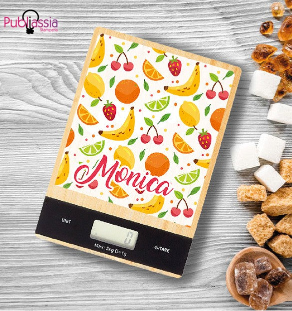 Fruit - Bilancia Da Cucina Digitale Personalizzata con Nome Idea Regalo Cibo Casa Natale