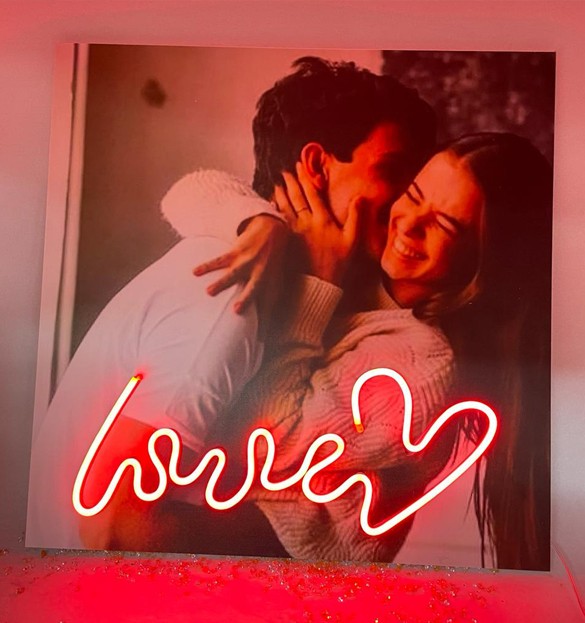 Love - Quadretto con foto personalizzata e scritta Neon Led personalizzato