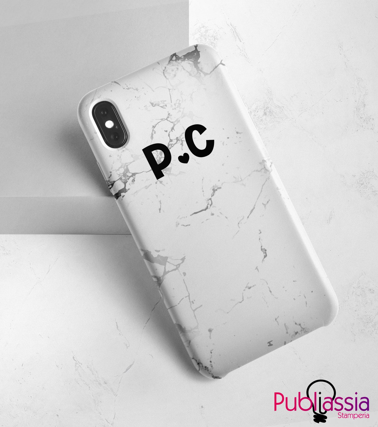 Cover personalizzata con base marmorea ed iniziale