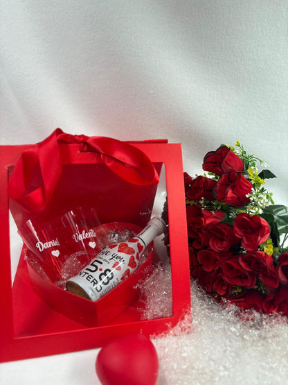 Happy Valentine's Day - Box con spumantino e calici personalizzati con nomi