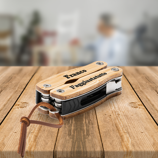 L'aggiustatutto - Multiutensile con accessori in acciaio inossidabile e manico in legno - personalizzato con nome