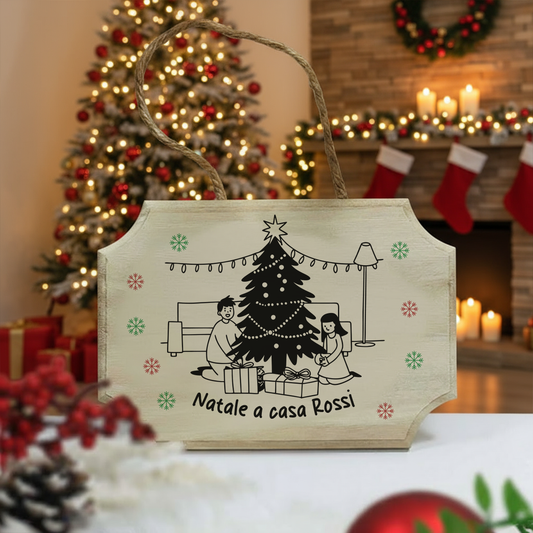 Natale a casa - fuoriporta in legno - personalizzato con cognome
