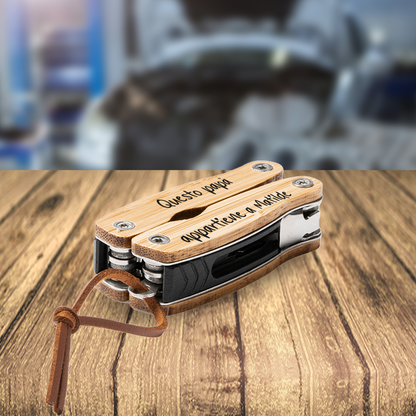 Questo papà appartiene a me - Multiutensile con accessori in acciaio inossidabile e manico in legno - personalizzato con nome