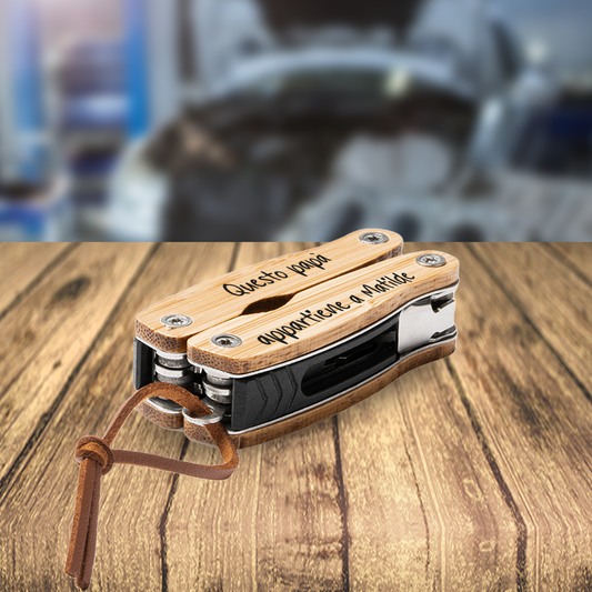 Questo papà appartiene a me - Multiutensile con accessori in acciaio inossidabile e manico in legno - personalizzato con nome
