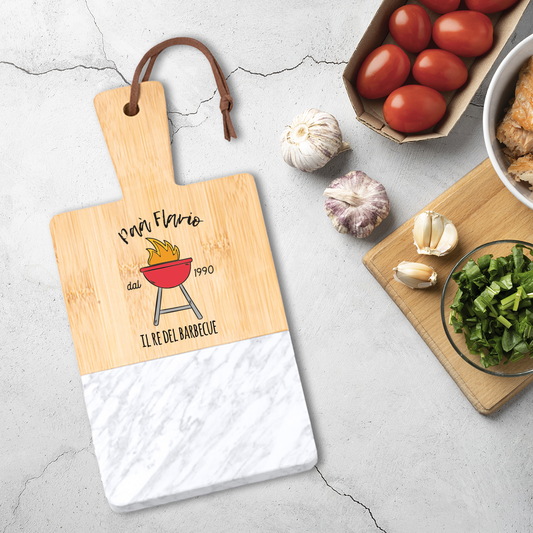 Papà il re del barbecue - Tagliere in marmo e bamboo naturale - personalizzato con nome