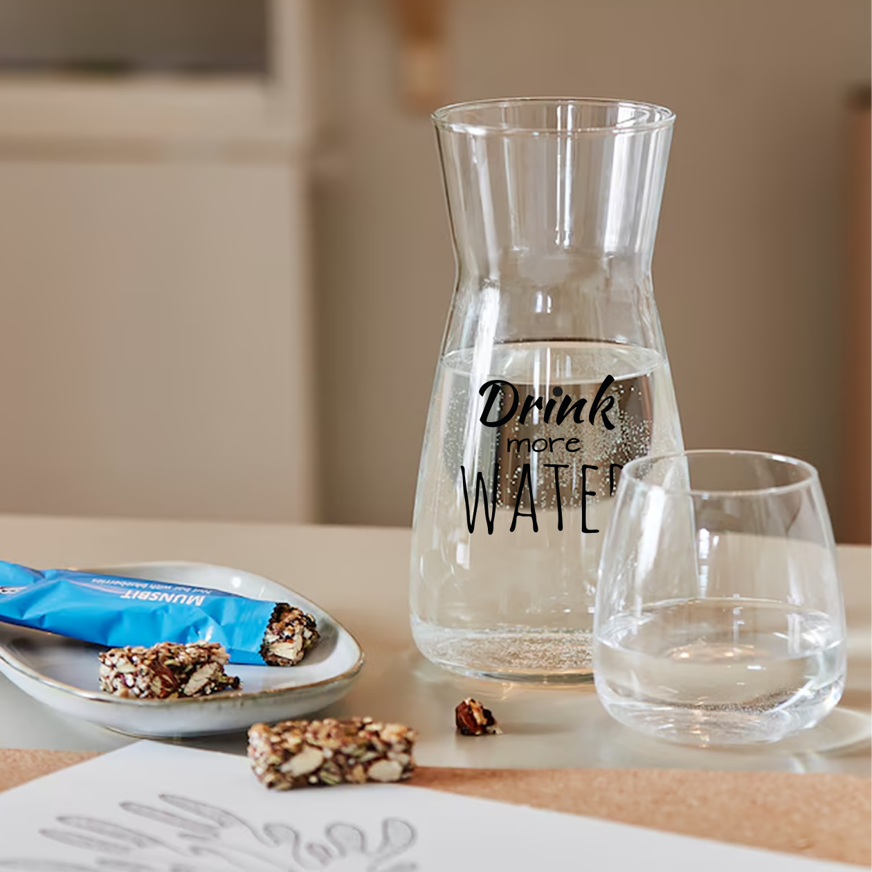 Drink more water - Caraffa Brocca Personalizzata Adatta ad Acqua Vino Birra Tutte le Bevande