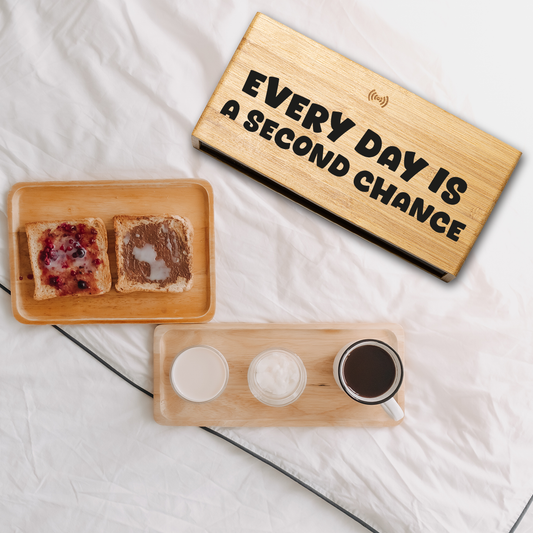 Every day is a second change - Sveglia Digitale in Bambù con Orologio da Tavolo