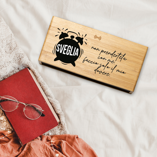 Sveglia, faccio solo il mio dovere - Sveglia Digitale in Bambù con Orologio da Tavolo