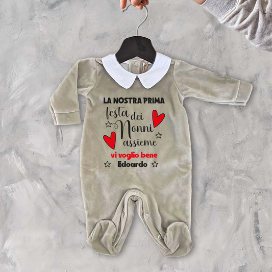 Prima festa dei nonni - Pagliaccetto Neonato in Ciniglia con Colletto Bianco personalizzato con nome