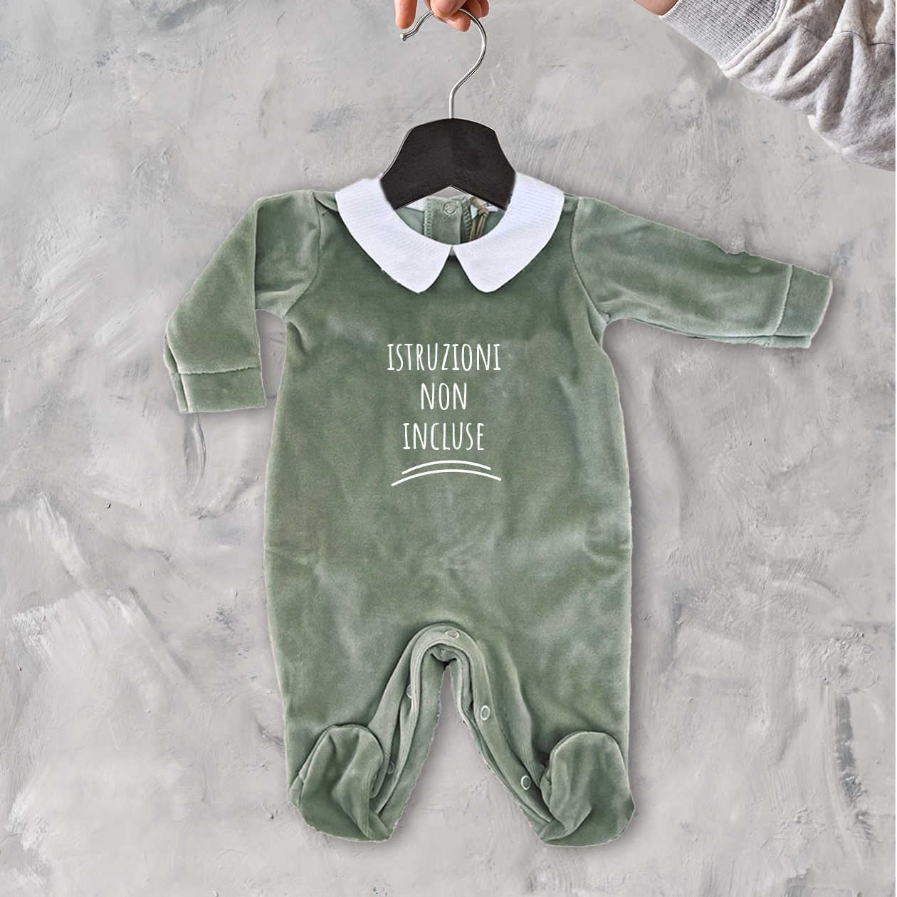 Istruzioni non incluse - Pagliaccetto Neonato in Ciniglia con Colletto Bianco