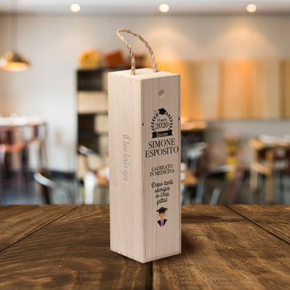 Dopo tanti sacrifici ce l'hai fatta - portabottiglia in legno - personalizzato