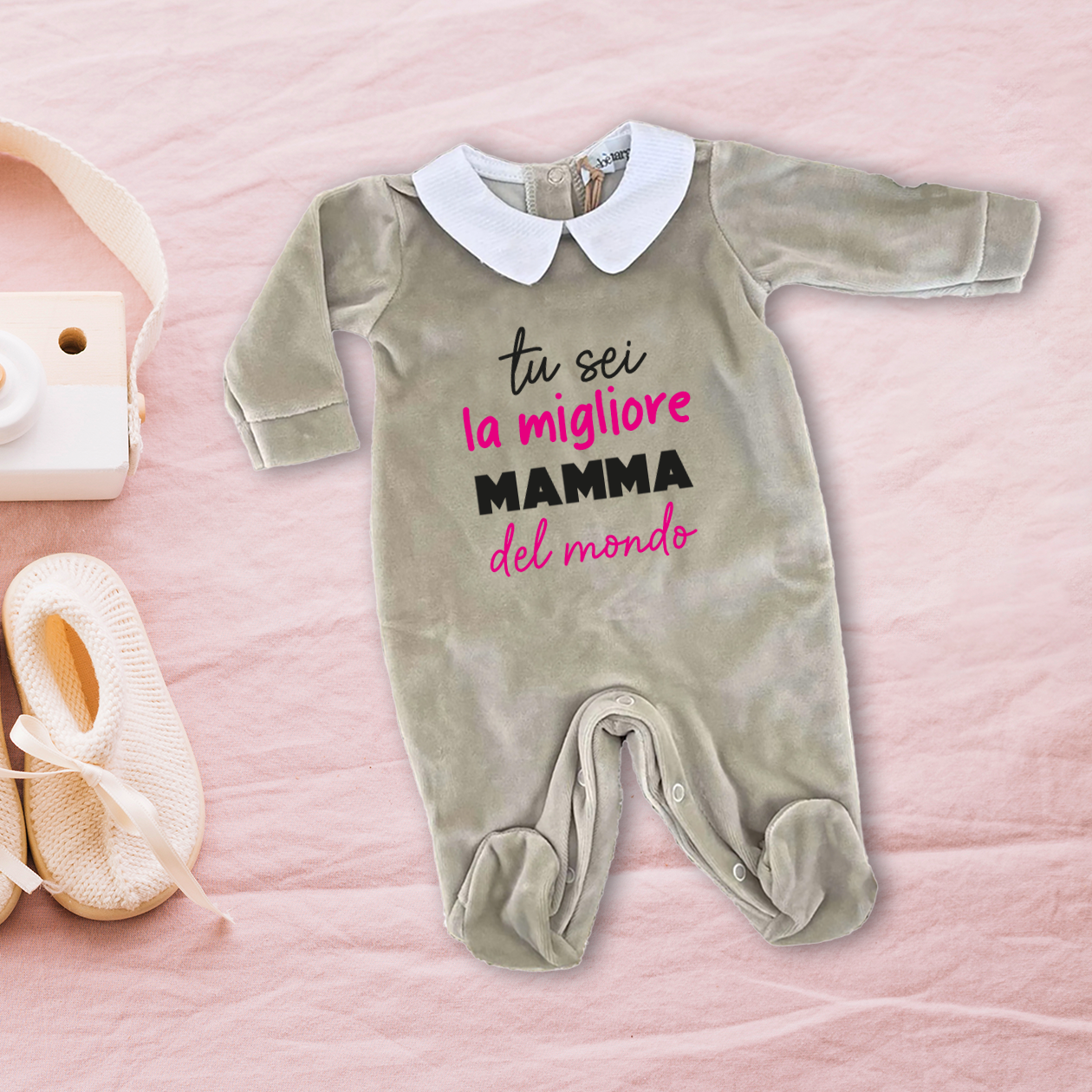 Tu sei la migliore mamma del mondo - Pagliaccetto Neonato in Ciniglia con Colletto Bianco