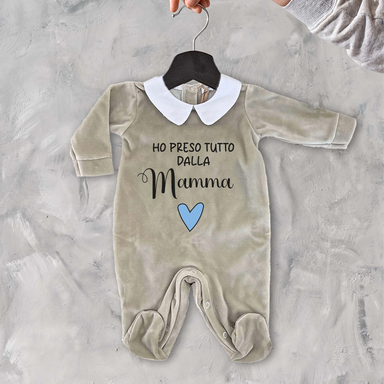 Ho preso tutto dalla mamma - Pagliaccetto Neonato in Ciniglia con Colletto Bianco