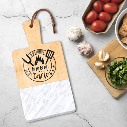 Re del barbecue - Tagliere in marmo e bamboo naturale - personalizzato con nome e data
