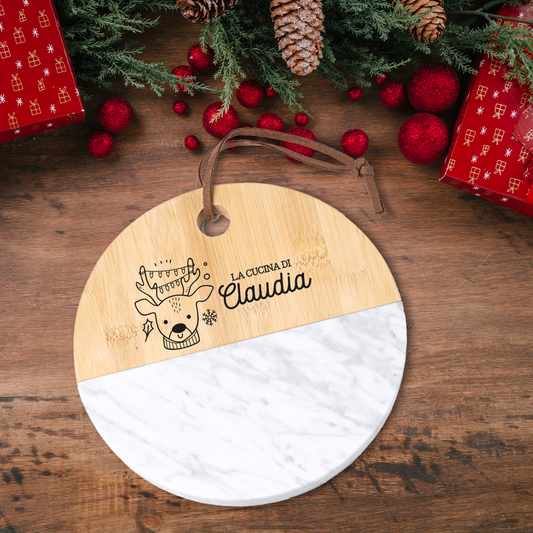 La cucina di... - Tagliere in marmo e bamboo naturale - personalizzato con nome