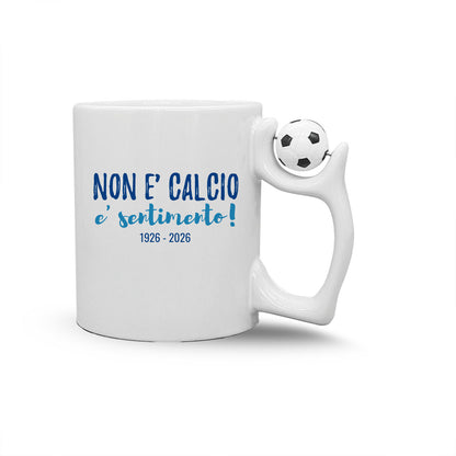 Non è calcio è sentimento - Tazza mug con manico pallone