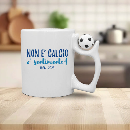 Non è calcio è sentimento - Tazza mug con manico pallone