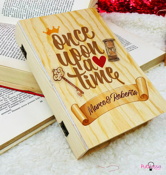 Once upone a time - Cofanetto in legno a forma di libro - personalizzato con nomi e foto