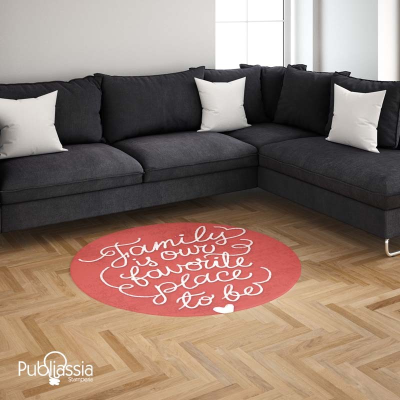 Family Is Our Favorite Place To Be - Tappeto Personalizzato - Idea Regalo