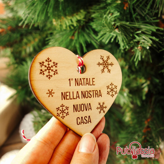 Il primo Natale nella nostra nuova casa - Pallina in Legno Personalizzata